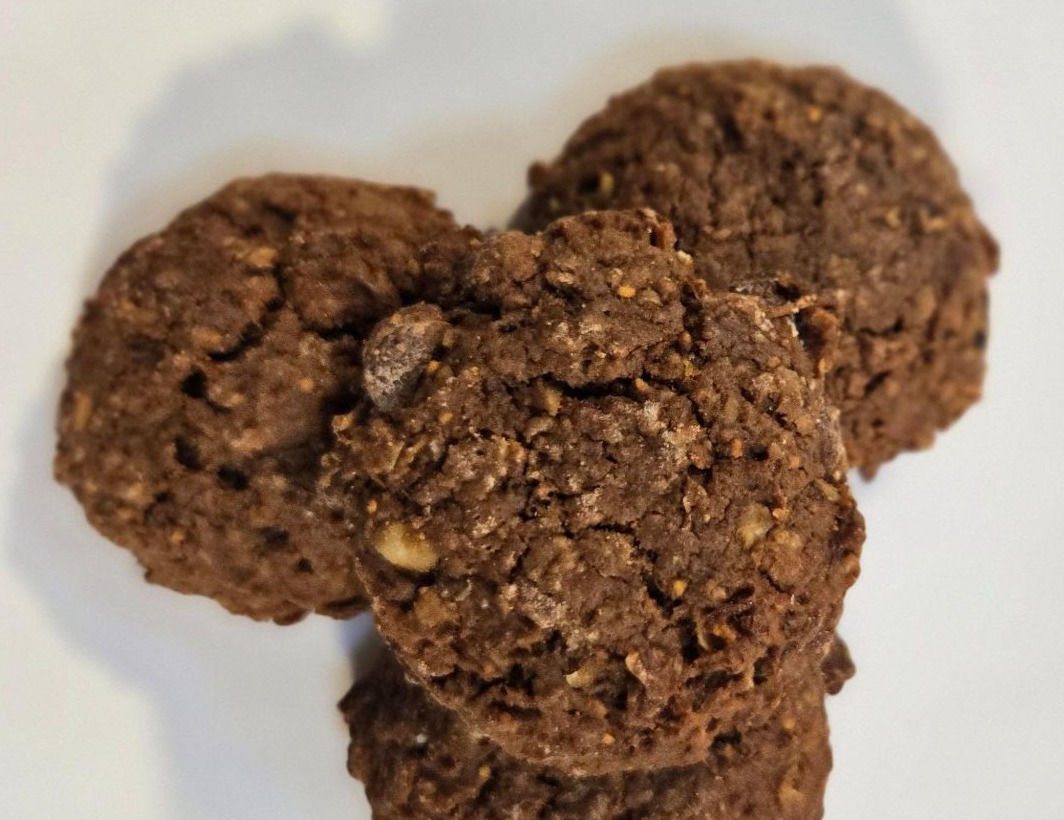 Colony-Baked Chunky Oatmeal Chocolate Chip Cookies (5 / bag) - Image 2